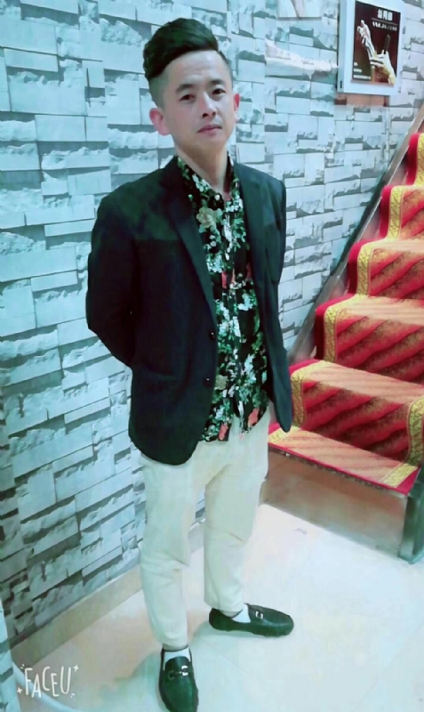 男人三十而立的第一张照片--大连相亲服务中心