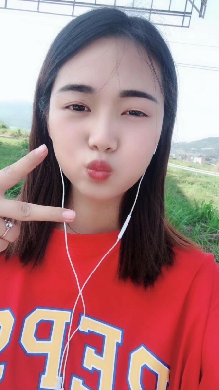 深拥必定温暖的第一张照片--大连相亲服务中心