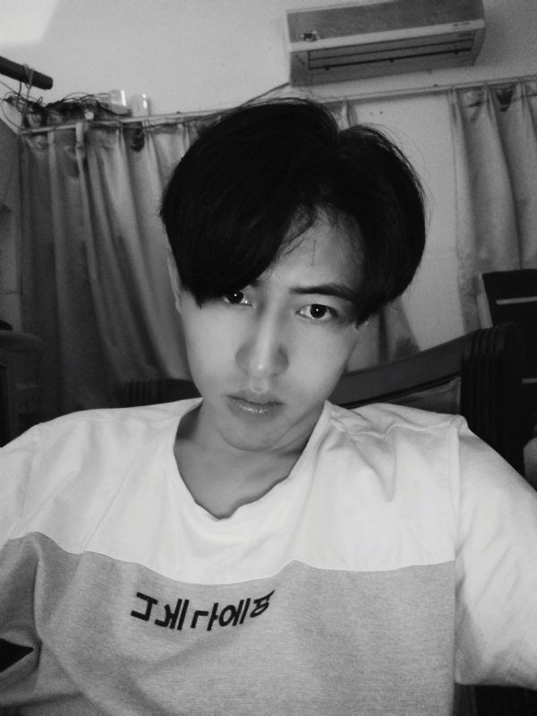 斷笔的第一张照片--大连相亲服务中心