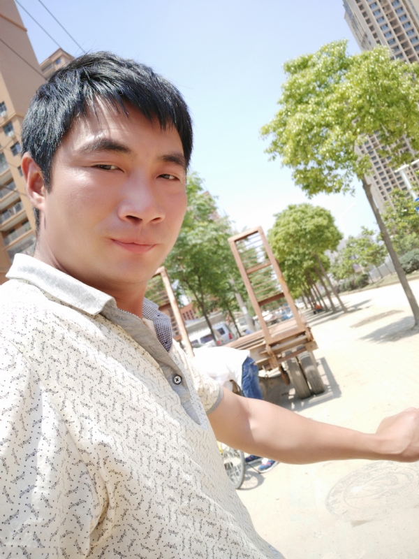 勇哥的第一张照片--大连相亲服务中心