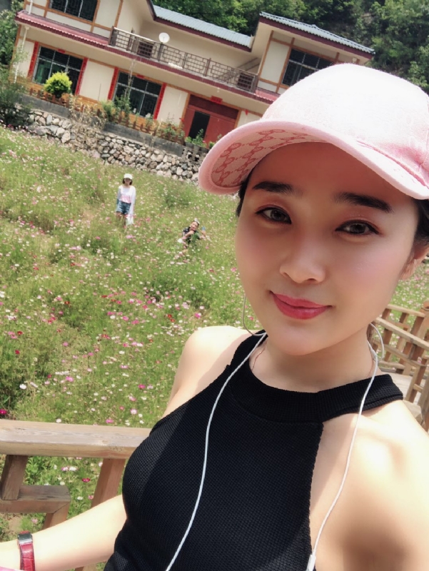 诗琪的第二张照片--大连相亲服务中心