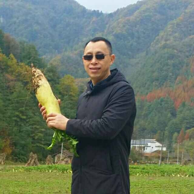 墨迹男的第一张照片--大连相亲服务中心