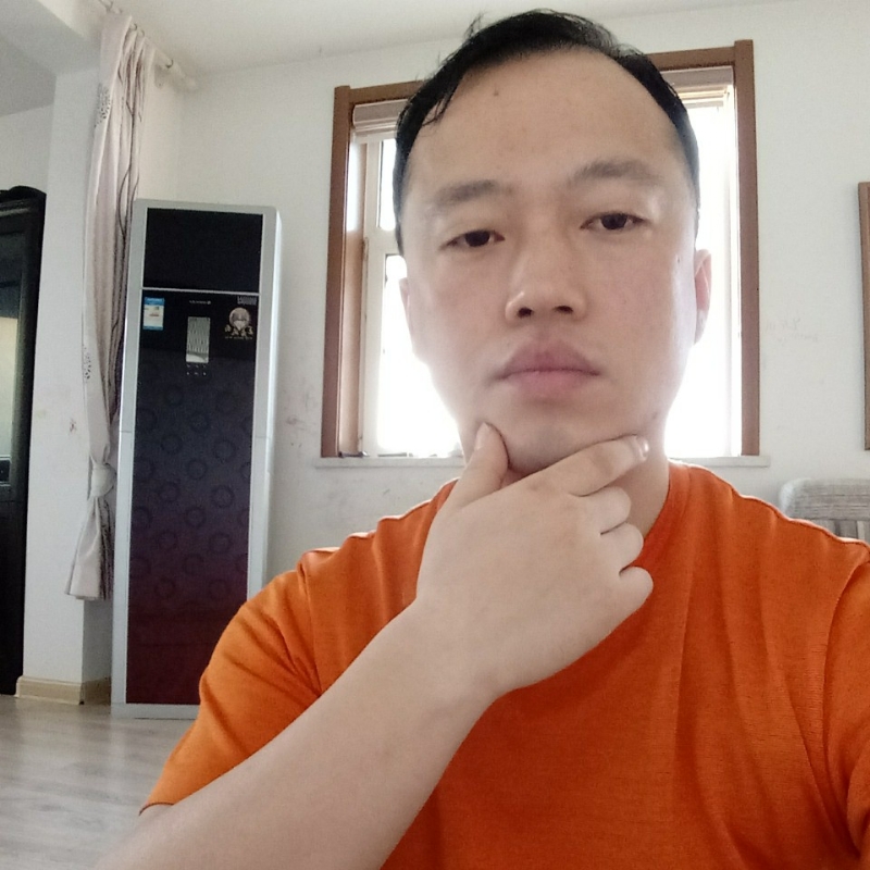 爱热闹的人的第一张照片--大连相亲服务中心