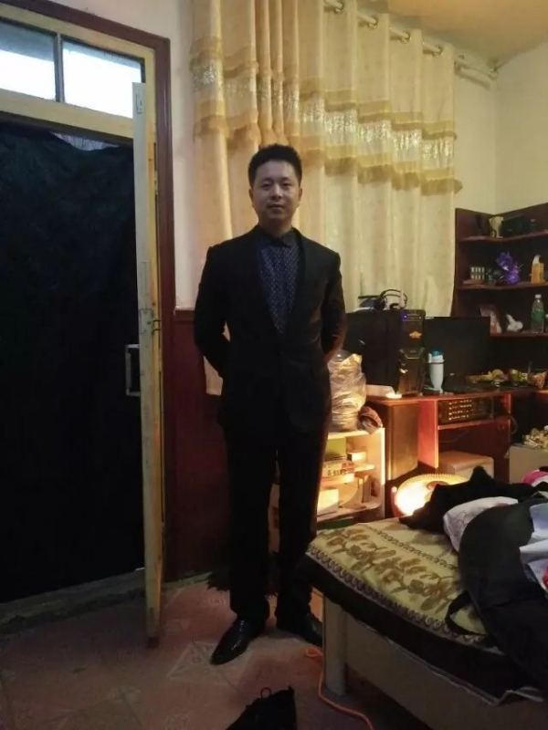 亮亮的第一张照片--大连相亲服务中心