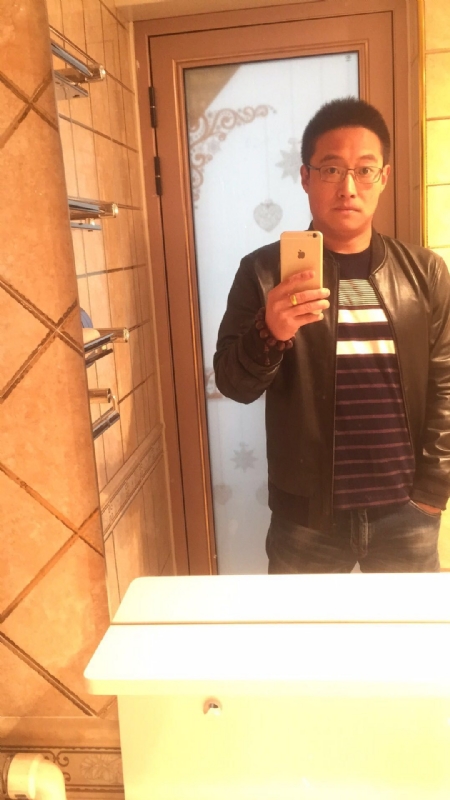 华灯初下的第一张照片--大连相亲服务中心