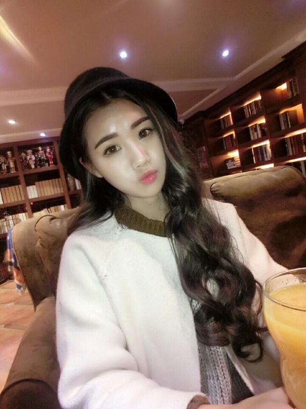 气质小妹的第三张照片--大连相亲服务中心