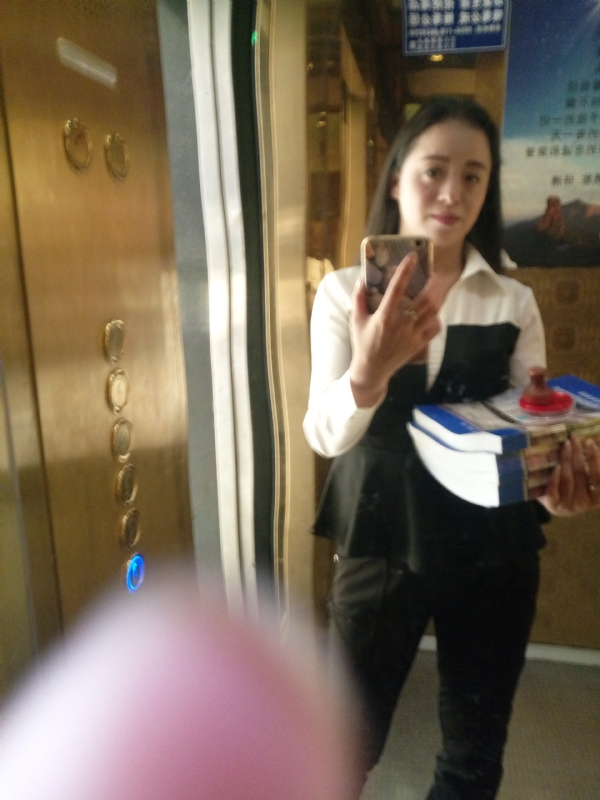 铿锵玫瑰的第一张照片--大连相亲服务中心