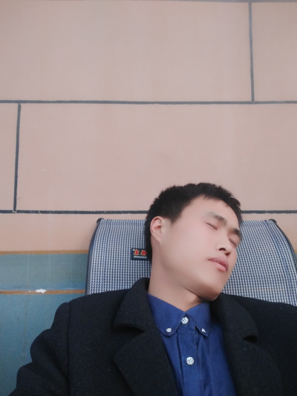 有钱爱情才能长久的第一张照片--大连相亲服务中心