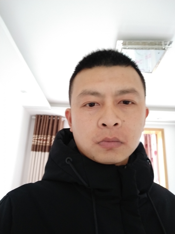 吴伟899的第一张照片--大连相亲服务中心