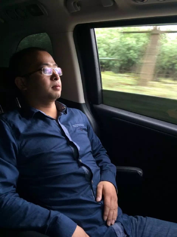 世界那么大的第三张照片--大连相亲服务中心