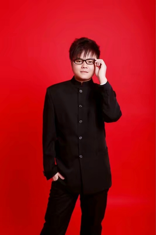 站在远处看童年的第一张照片--大连相亲服务中心