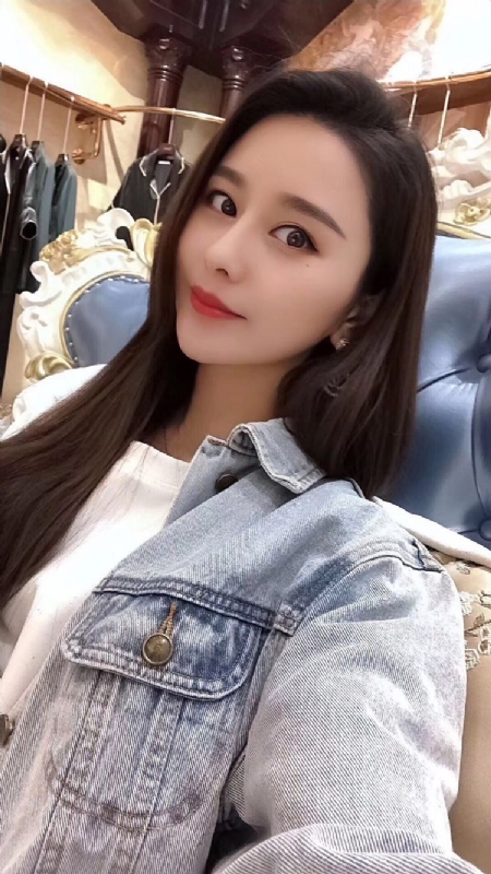 李珊珊的第一张照片--大连相亲服务中心