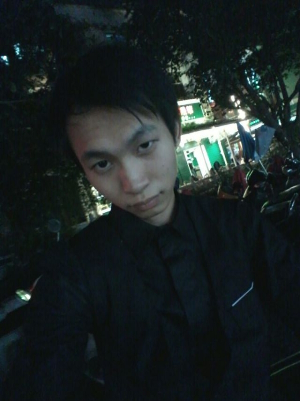 瞬间回眸的第一张照片--大连相亲服务中心