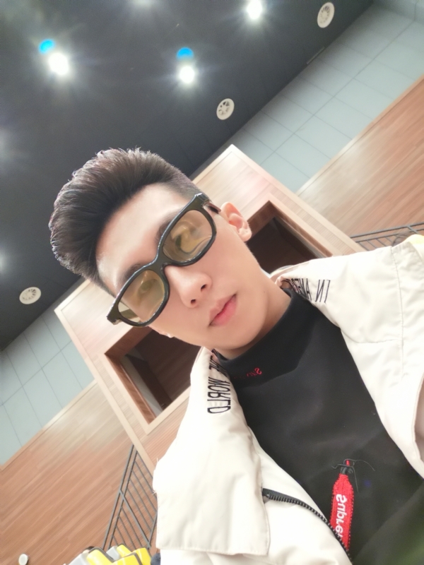 少年已不在年少的第一张照片--大连相亲服务中心