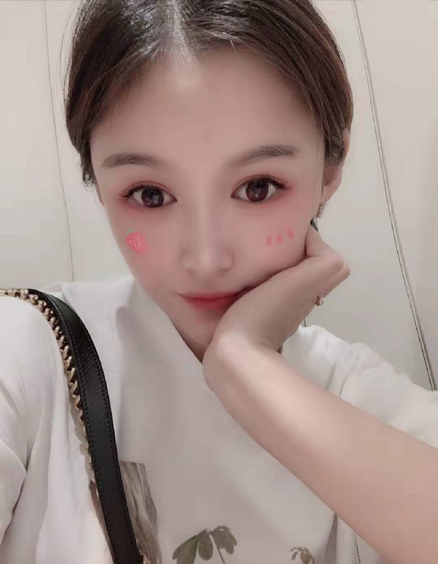 fei菲儿的第一张照片--大连相亲服务中心