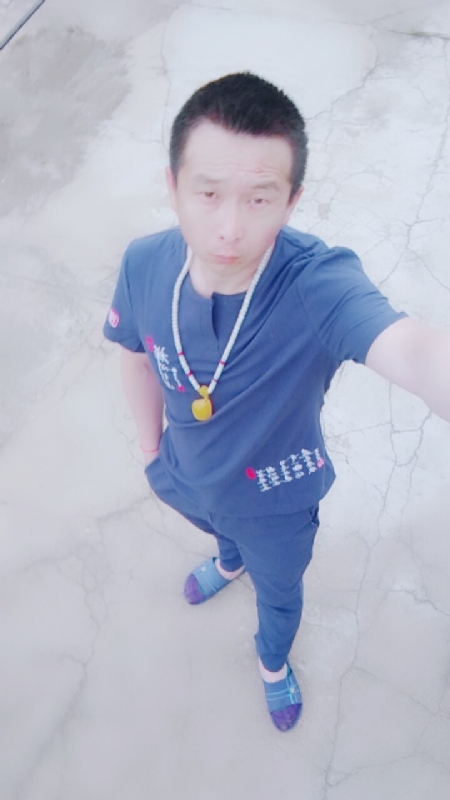 一叶之秋的第一张照片--大连相亲服务中心