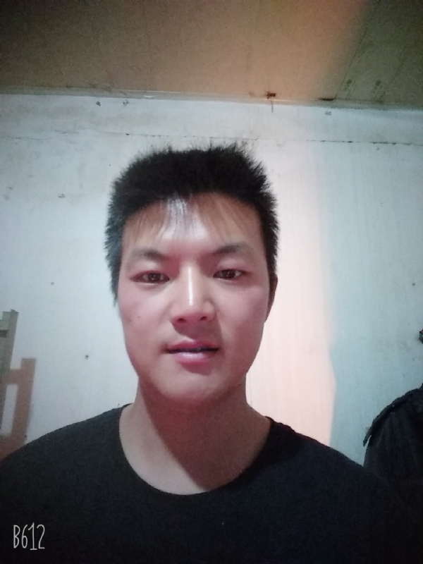 风轻云淡的第一张照片--大连相亲服务中心