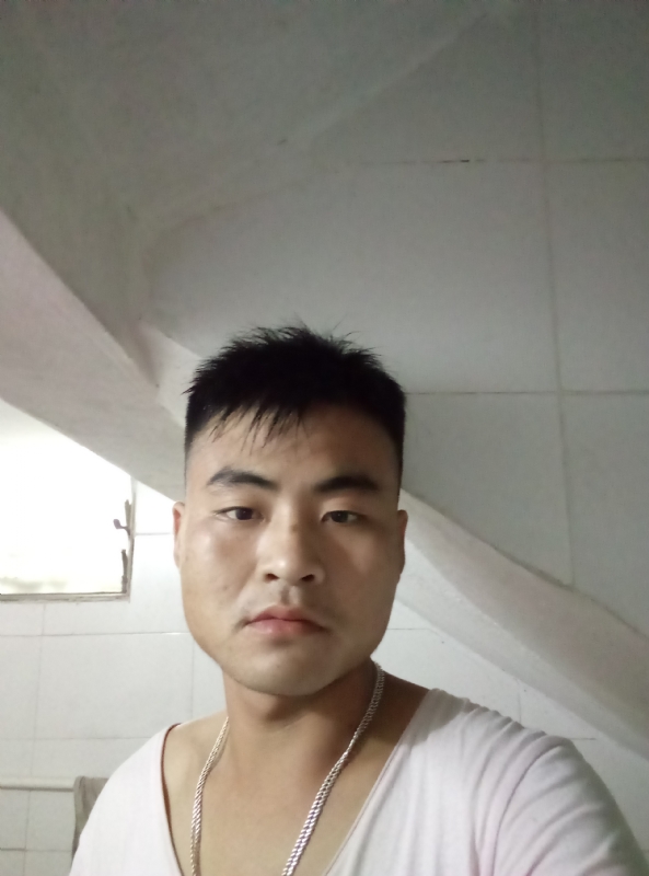 落叶知秋的第一张照片--大连相亲服务中心