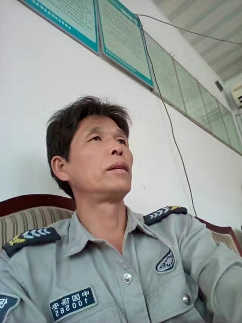 卧窗听雨的第一张照片--大连相亲服务中心