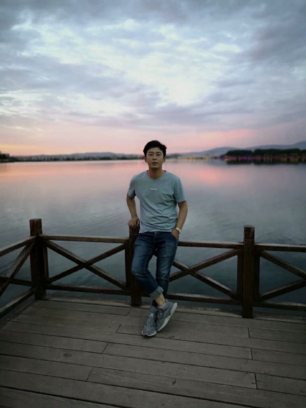 喂南墙我要撞你了的第一张照片--大连相亲服务中心