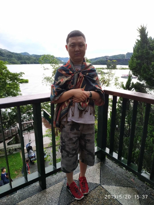 爱情里的俩个人的第一张照片--大连相亲服务中心