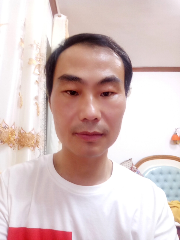 光明的第一张照片--大连相亲服务中心