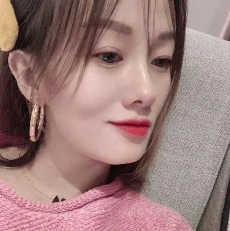 微醺的笑容的第一张照片--大连相亲服务中心