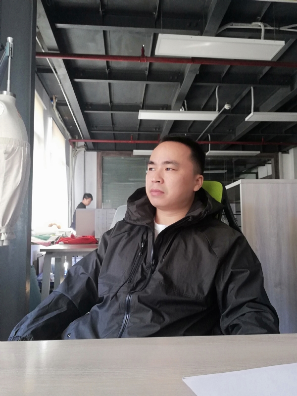 左眼皮跳跳的第一张照片--大连相亲服务中心