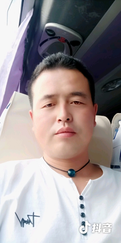 瞬间被爱上的第一张照片--大连相亲服务中心