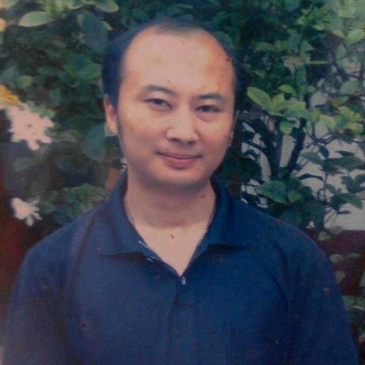 石峰里的生命的第一张照片--大连相亲服务中心