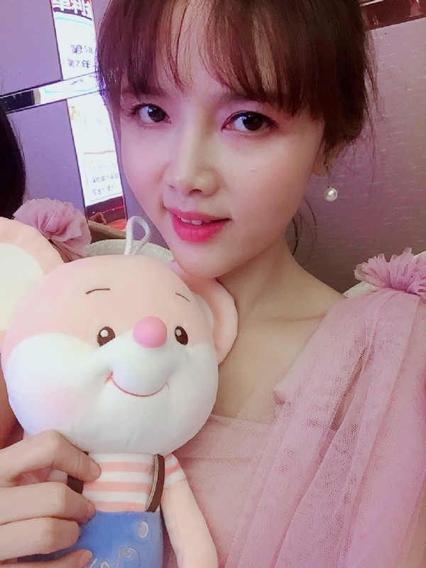 如朱砂的第一张照片--大连相亲服务中心