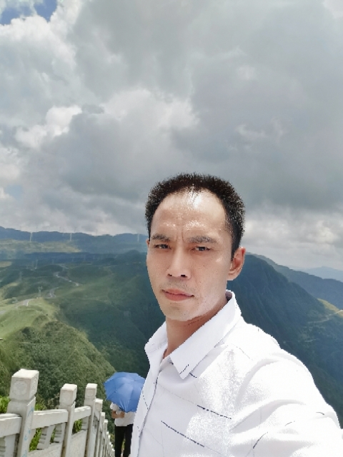 LXZ的第一张照片--大连相亲服务中心