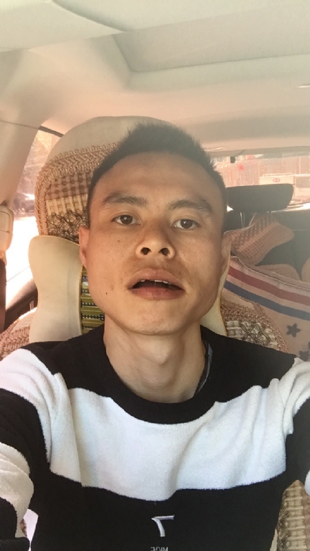 小何的第一张照片--大连相亲服务中心