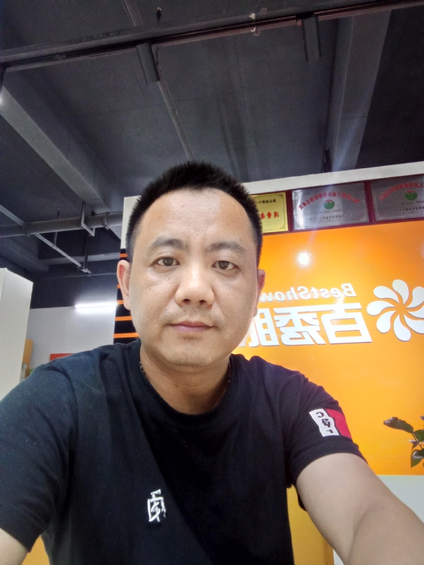 开心就好的第一张照片--大连相亲服务中心