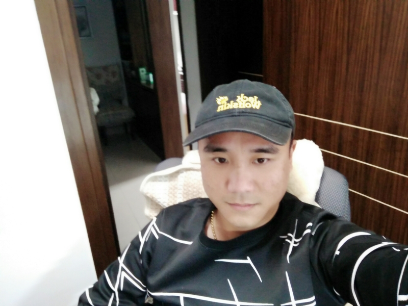 坚持我爱的第一张照片--大连相亲服务中心