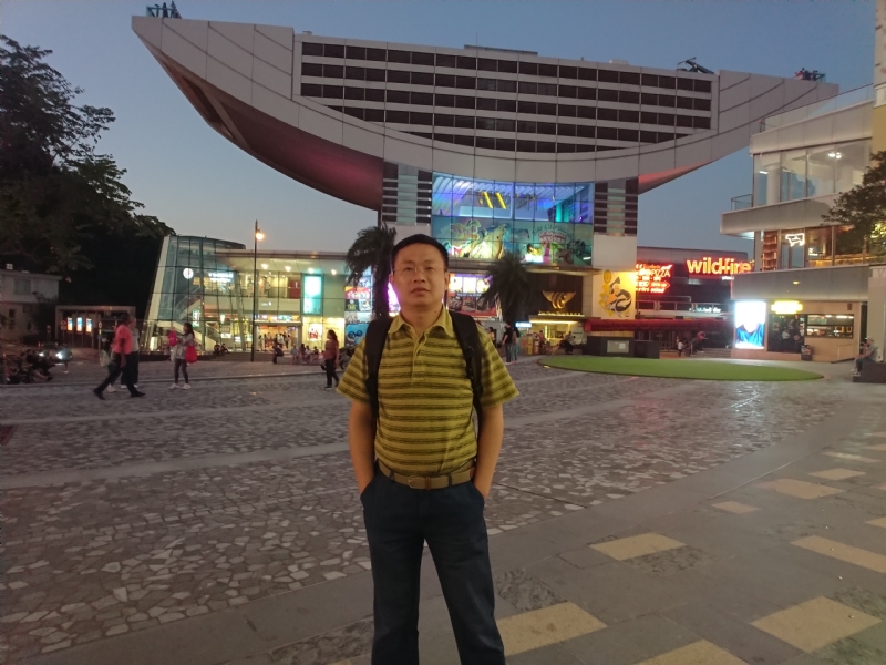 人间四月天的第一张照片--大连相亲服务中心