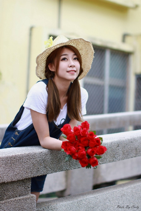 阳光朵朵的第一张照片--大连相亲服务中心