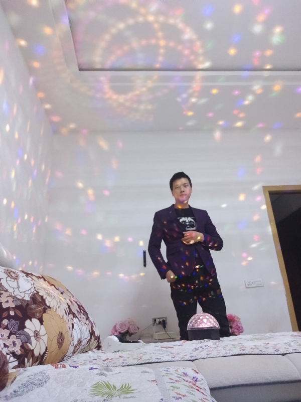 慕凡的第一张照片--大连相亲服务中心