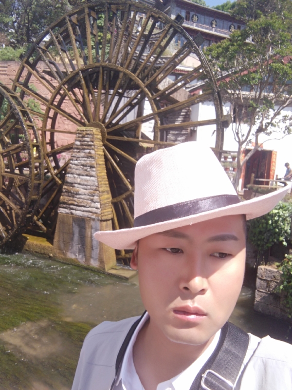 曲靖相亲的第一张照片--大连相亲服务中心