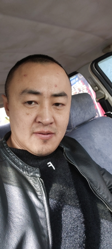 精神九哥的第一张照片--大连相亲服务中心