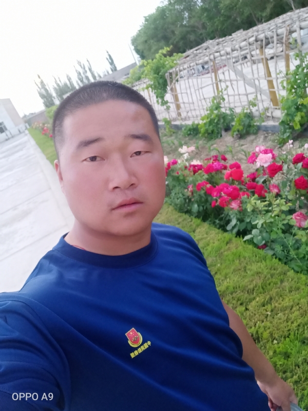 奋斗中的青春最美丽的第一张照片--大连相亲服务中心