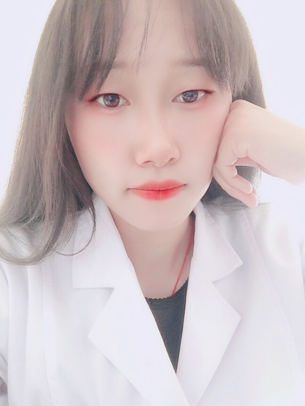 白婚纱的第一张照片--大连相亲服务中心