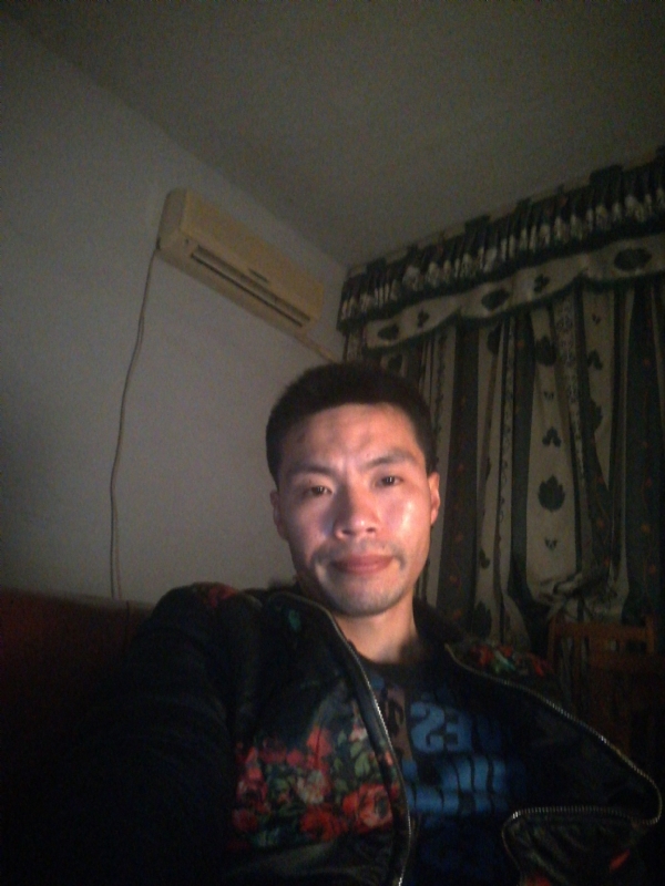 性情男儿的第一张照片--大连相亲服务中心