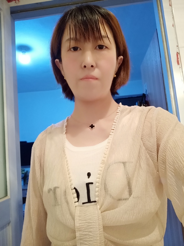 芬儿的第一张照片--大连相亲服务中心