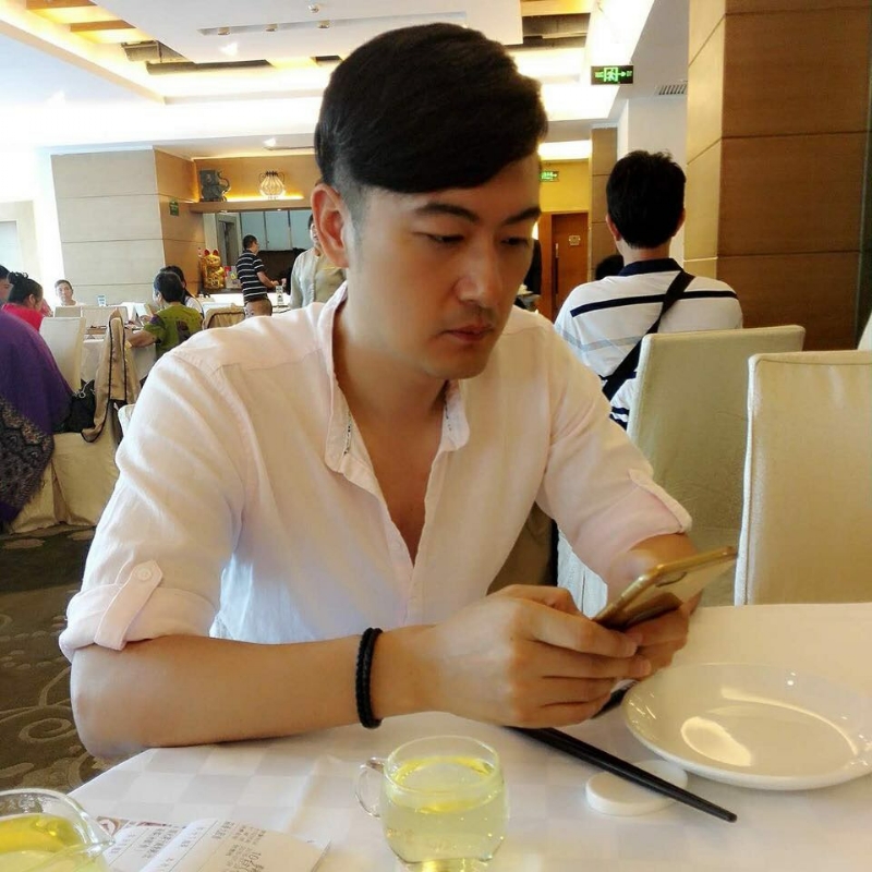 猩猩的第一张照片--大连相亲服务中心