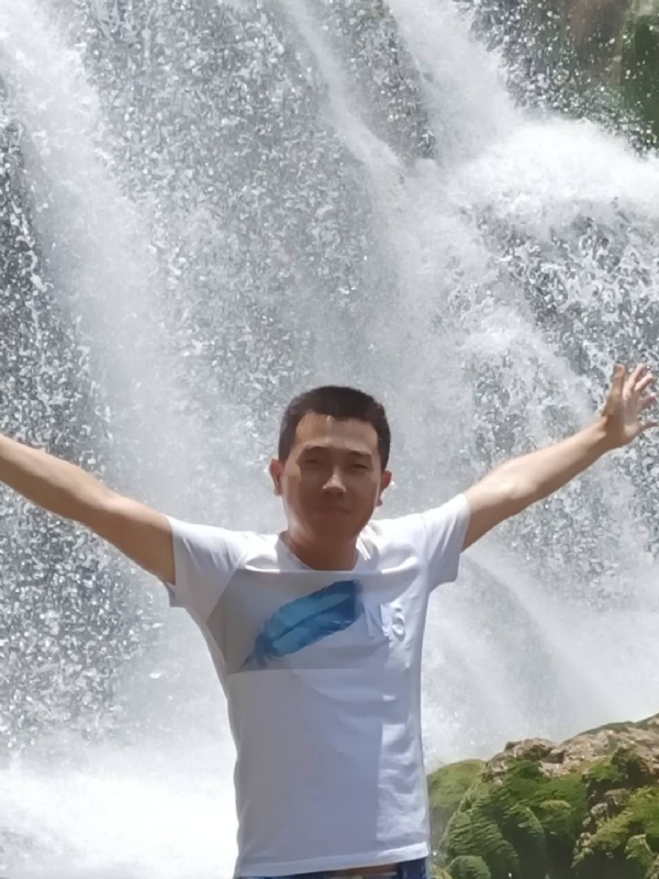 挪威森林的第一张照片--大连相亲服务中心