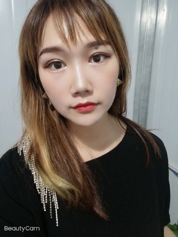 艾薇的第三张照片--大连相亲服务中心