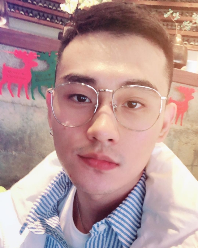 胡强很孤单的第一张照片--大连相亲服务中心