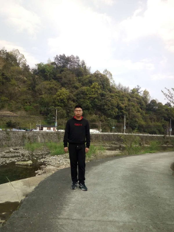 等着上钩的鱼的第二张照片--大连相亲服务中心