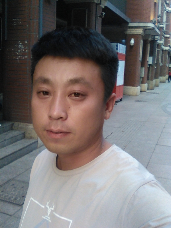 冰冷的心的第一张照片--大连相亲服务中心